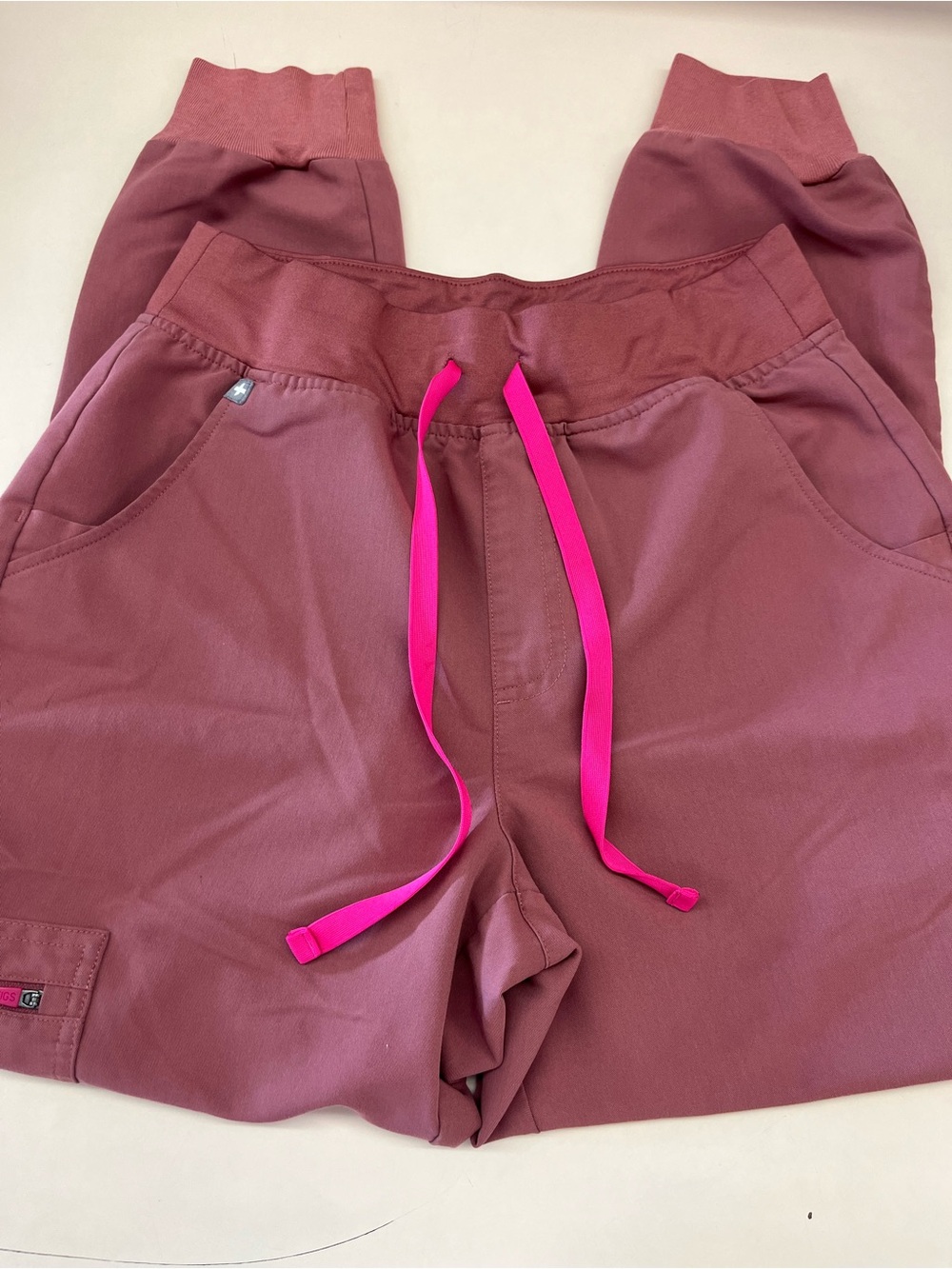 FIGS Scrub Set XS/S Mauve - Picture 3 of 6